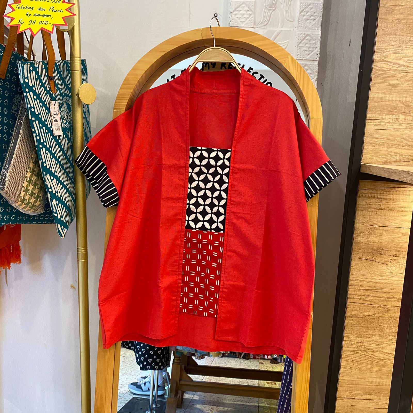 Andini Blouse Kutubaru Linen Batik Kawung